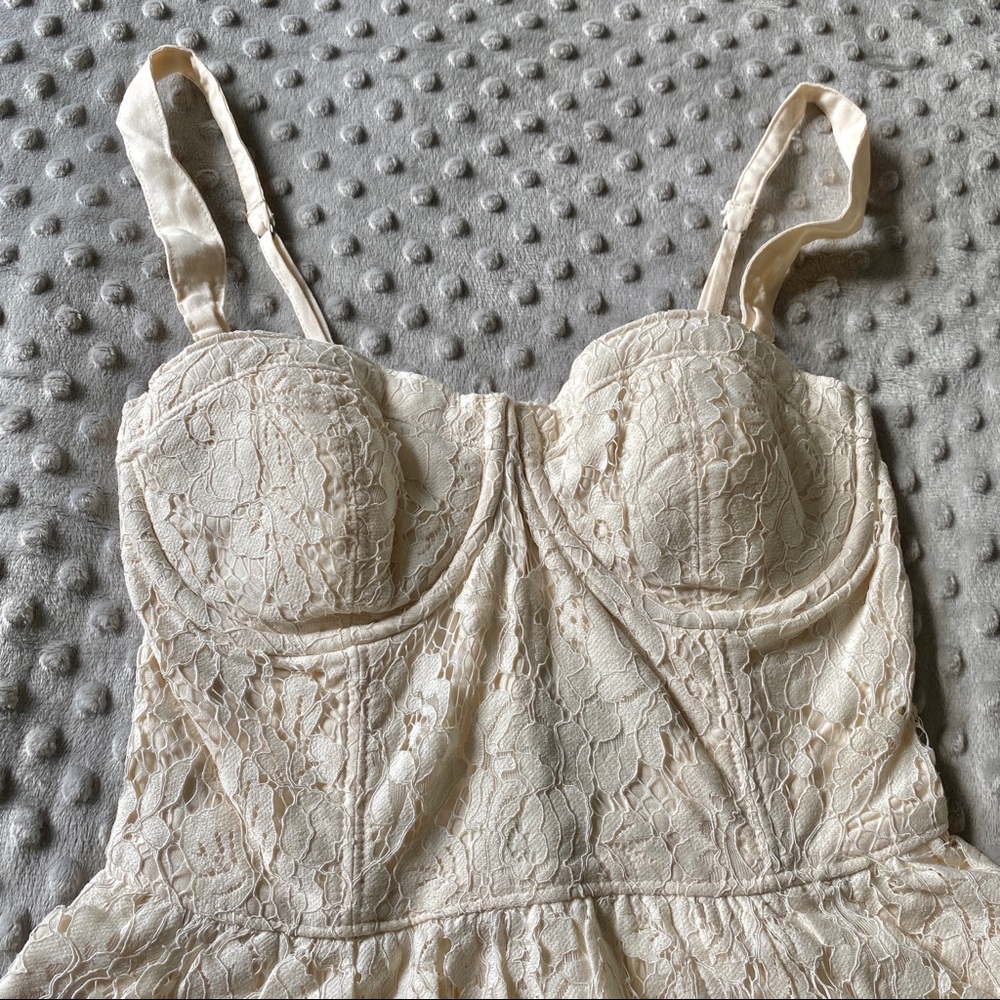 BUSTIER IVORY DRESS 👗🌻🌼 - Picture 8 of 9